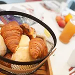 Sensup A 5min De Pairi Daiza 住宿加早餐酒店