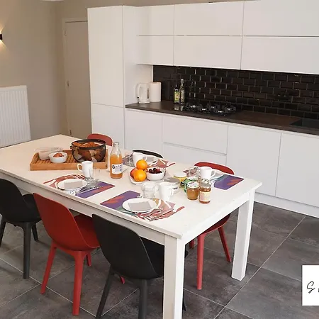 Sensup A 5min De Pairi Daiza Bed & Breakfast 3*