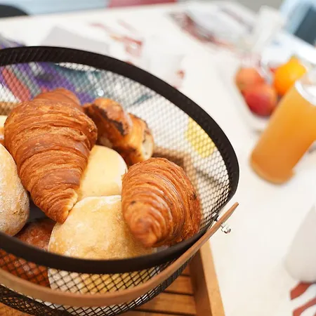 Sensup A 5min De Pairi Daiza Bed and breakfast