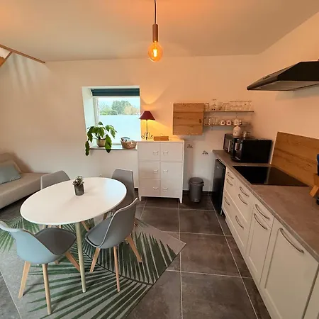 Sensup A 5min De Pairi Daiza Bed and breakfast